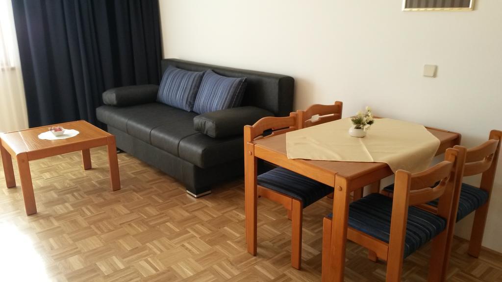 Panoramablickhotel - Lakeview Apartments Annenheim Luaran gambar